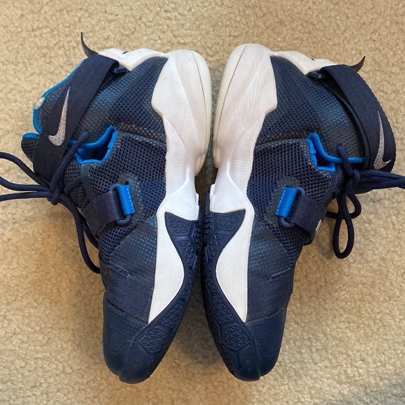 Lebron basketball shoes - Picture 5 of 5